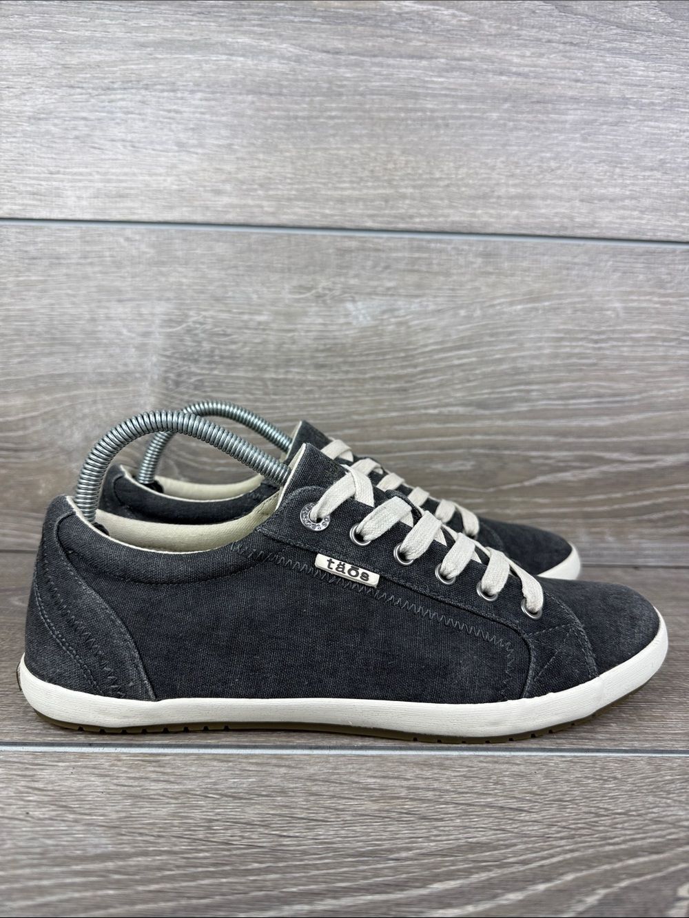 Taos Star Charcoal Gray Canvas Women’s Sz 10/EU 41 Low Top Lace Up Sneakers